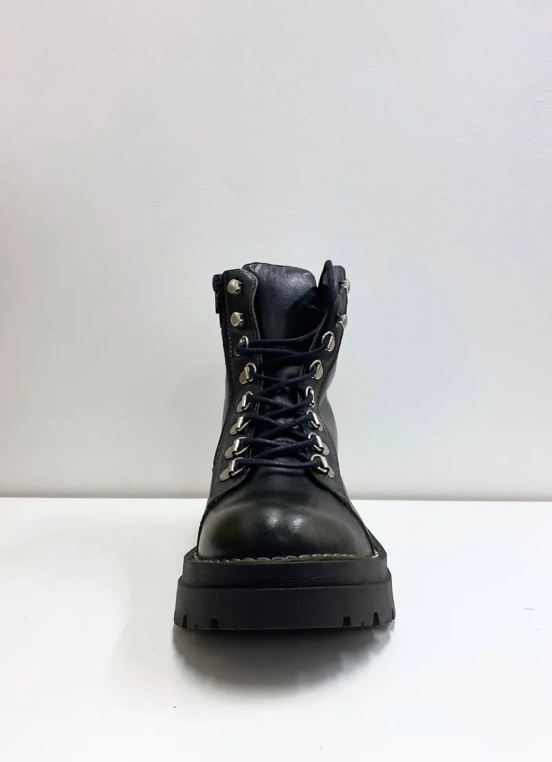 6079 Century Leather Boots