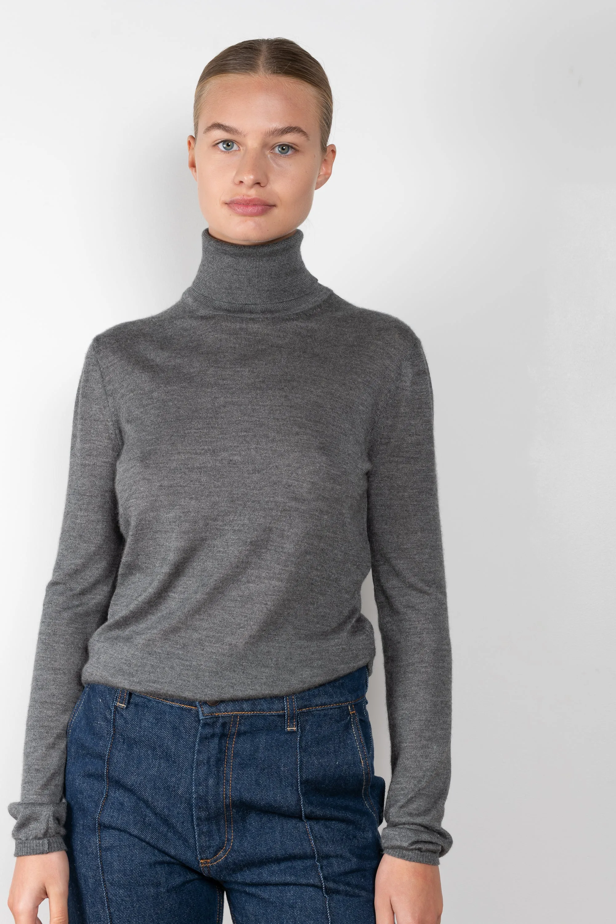 Cashmere Turtleneck 03