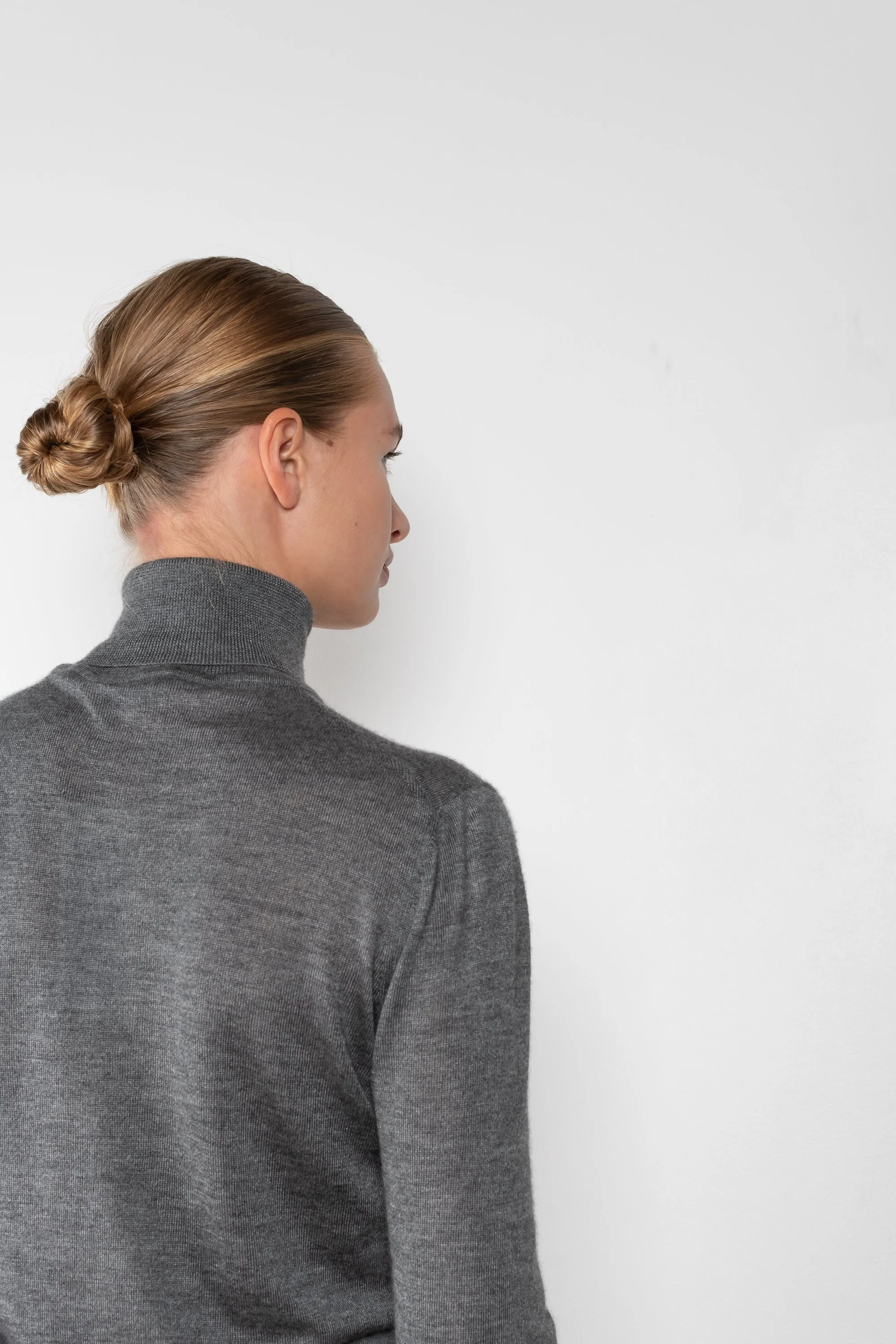 Cashmere Turtleneck 03