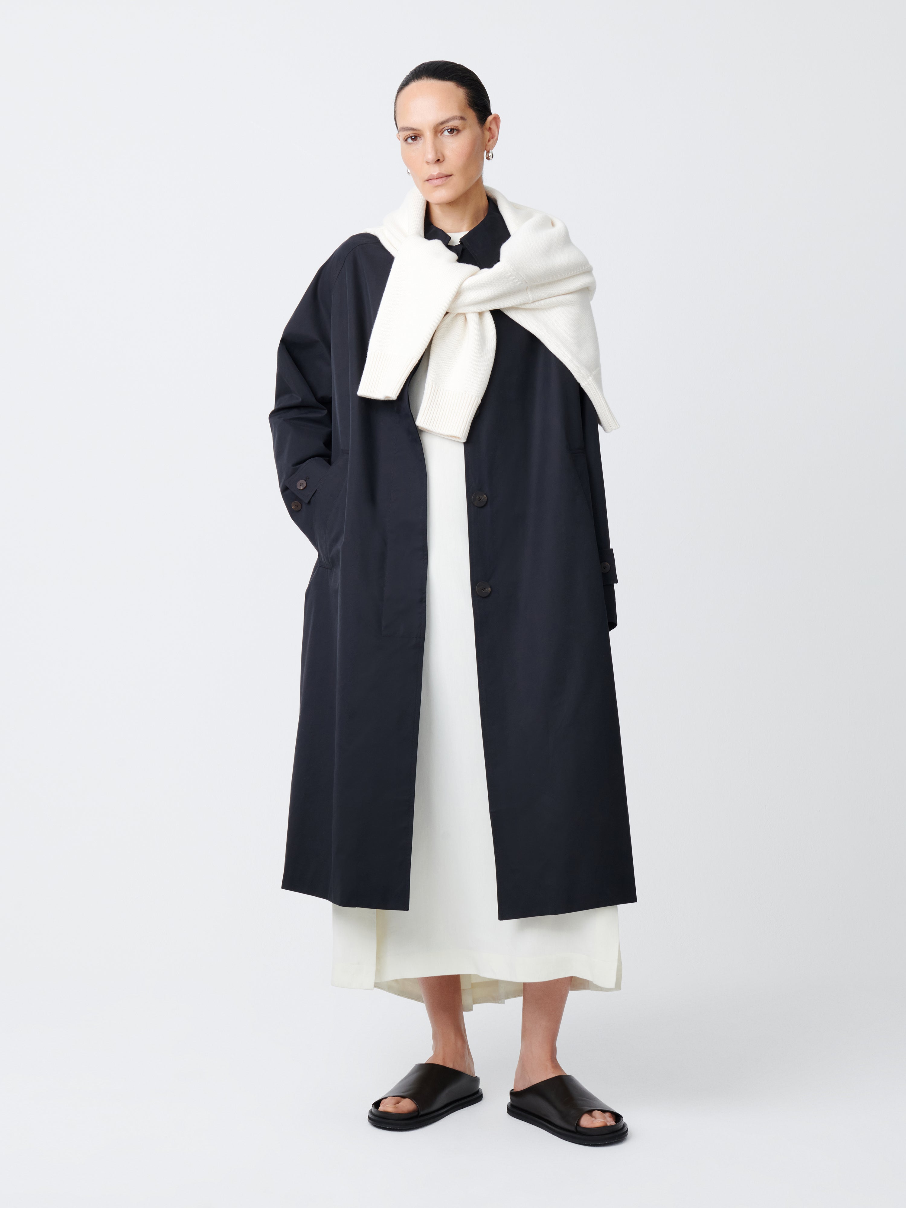 Holin Coat in Black